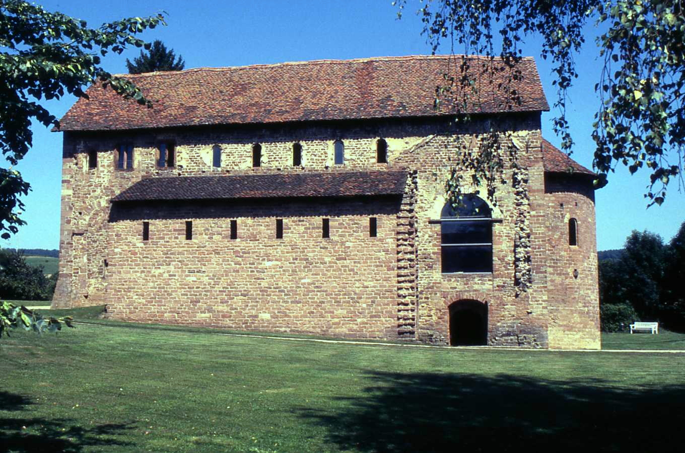 Einhardsbasilika bei Michelstadt-Steinbach