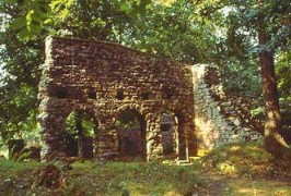 Ruine der Cyriakuskirche bei Camburg